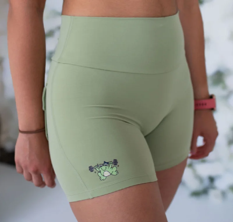 MARDI GRA GREEN-POCKET SCRUNCH SHORTS -4"" INSEAM