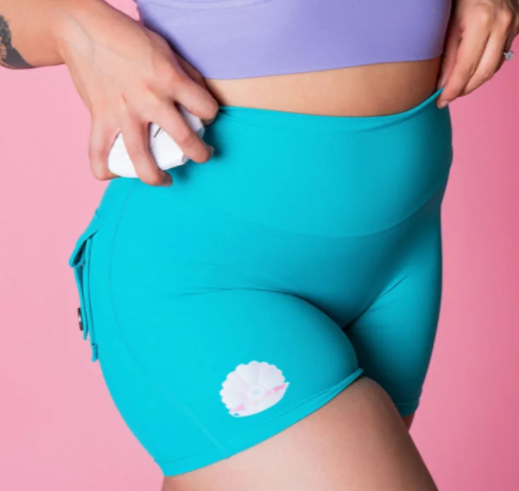 MERMAID AQUA-POCKET SCRUNCH SHORTS -4"" INSEAM