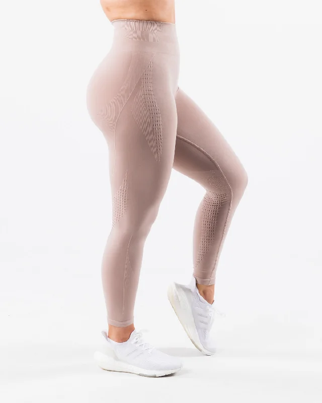 Amplify Contour Legging - Porcelain