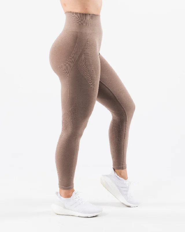 Amplify Contour Legging - Sand